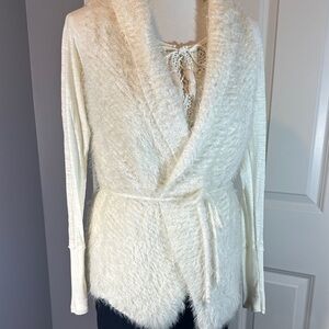 Ryu Cream Floral Lace Vest